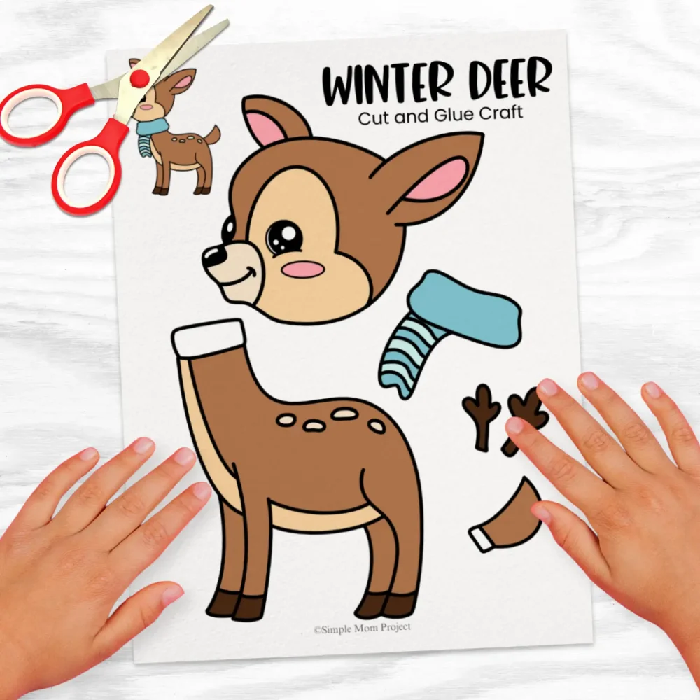 ✂️ This Winter Deer Craft is an engaging hands-on activity! Great for fine motor skills, screen-free fun, and winter bulletin board projects.